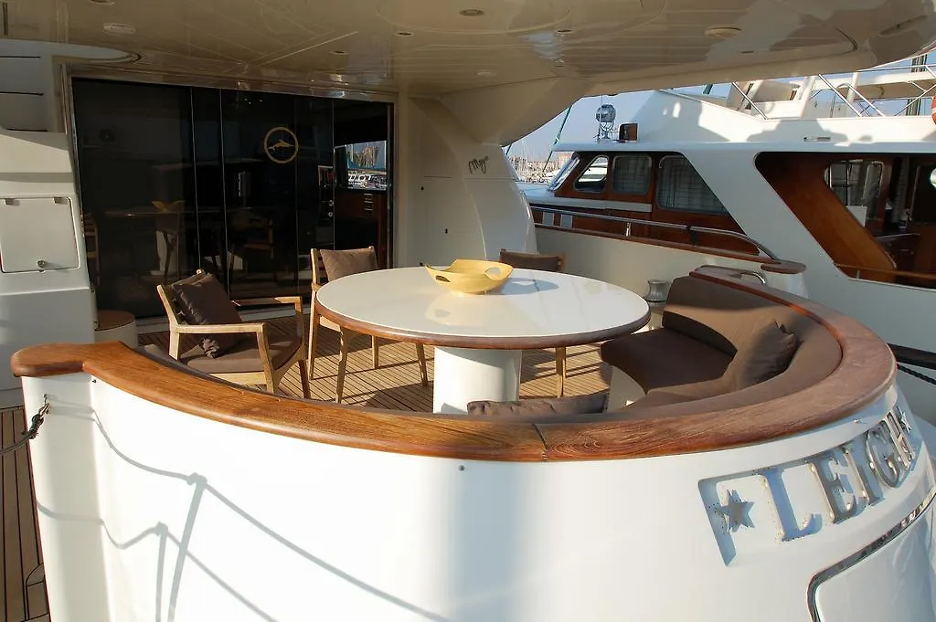Botel Leigh Yacht Hotel Barcellona Spagna