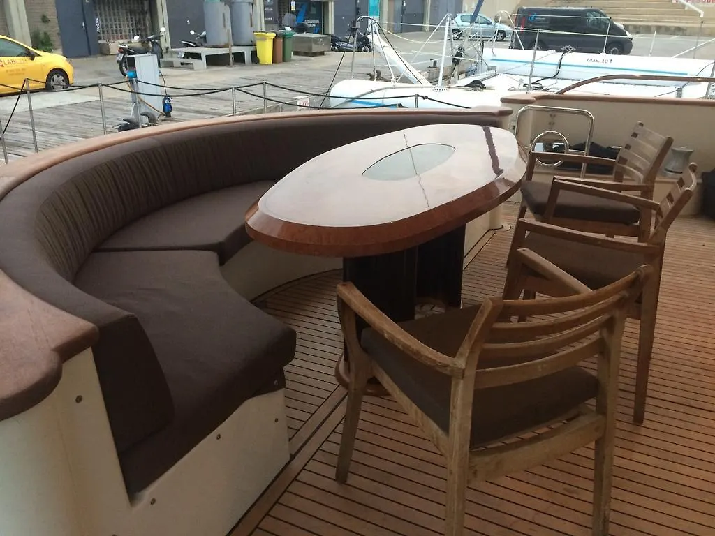 船上ホテル ホテルLeigh Yacht バルセロナ