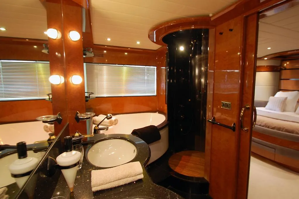 Leigh Yacht Hotel Barcellona Botel